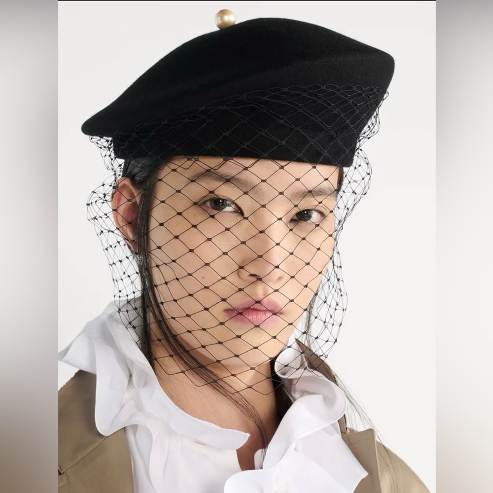 SALE‼️NWT DIOR CENTURY BERET WITH VEIL